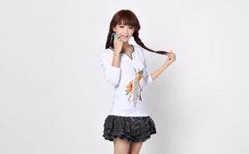 民族風(fēng)刺繡T恤 孔雀開屏，盡顯東方典雅新時(shí)尚